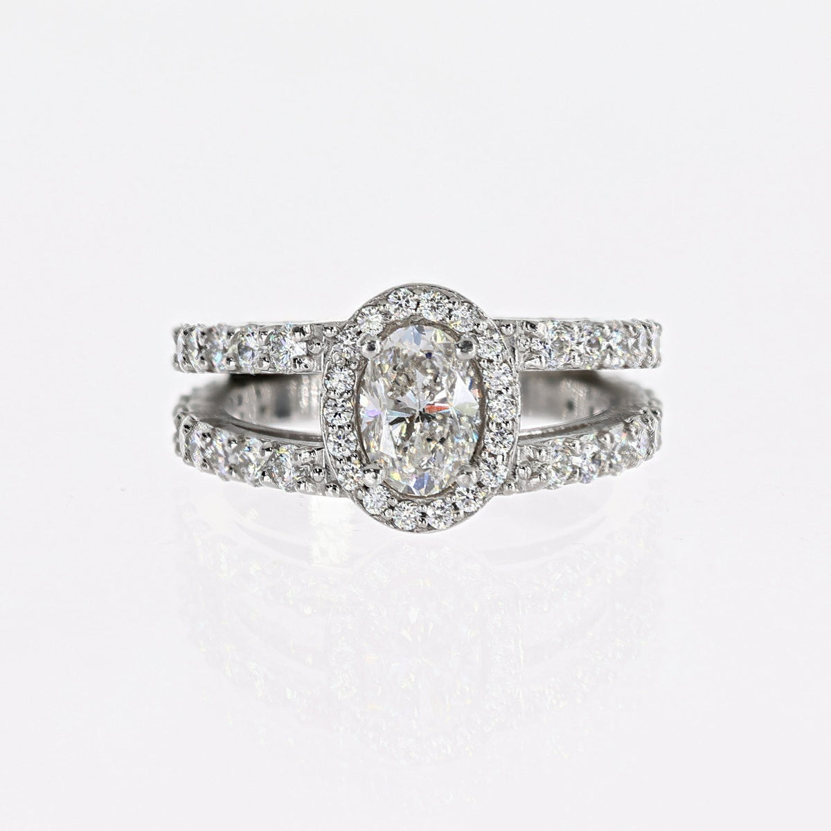Palladium Oval Natural Diamond Ring 0.90ct H,SI1
