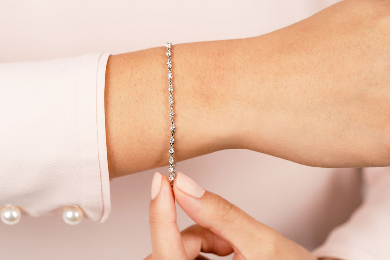 Sparkling Diamond And Chain Link Bracelet